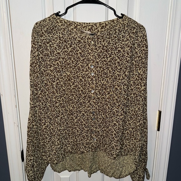 Faherty Olive and Black Leaf Print Blouse - Picture 1 of 3